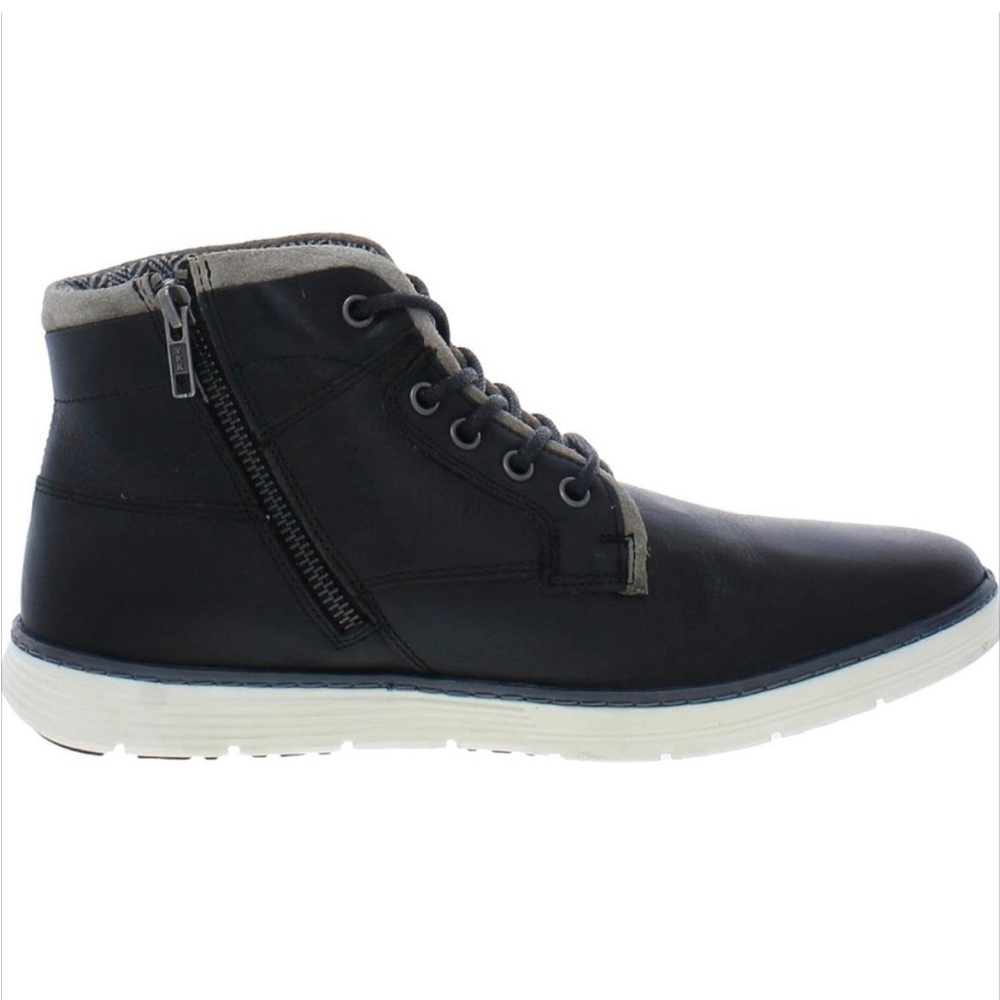 CREVO MENS FINNEGAN BLACK LEATHER SNEAKER  SIZE 8 NIB